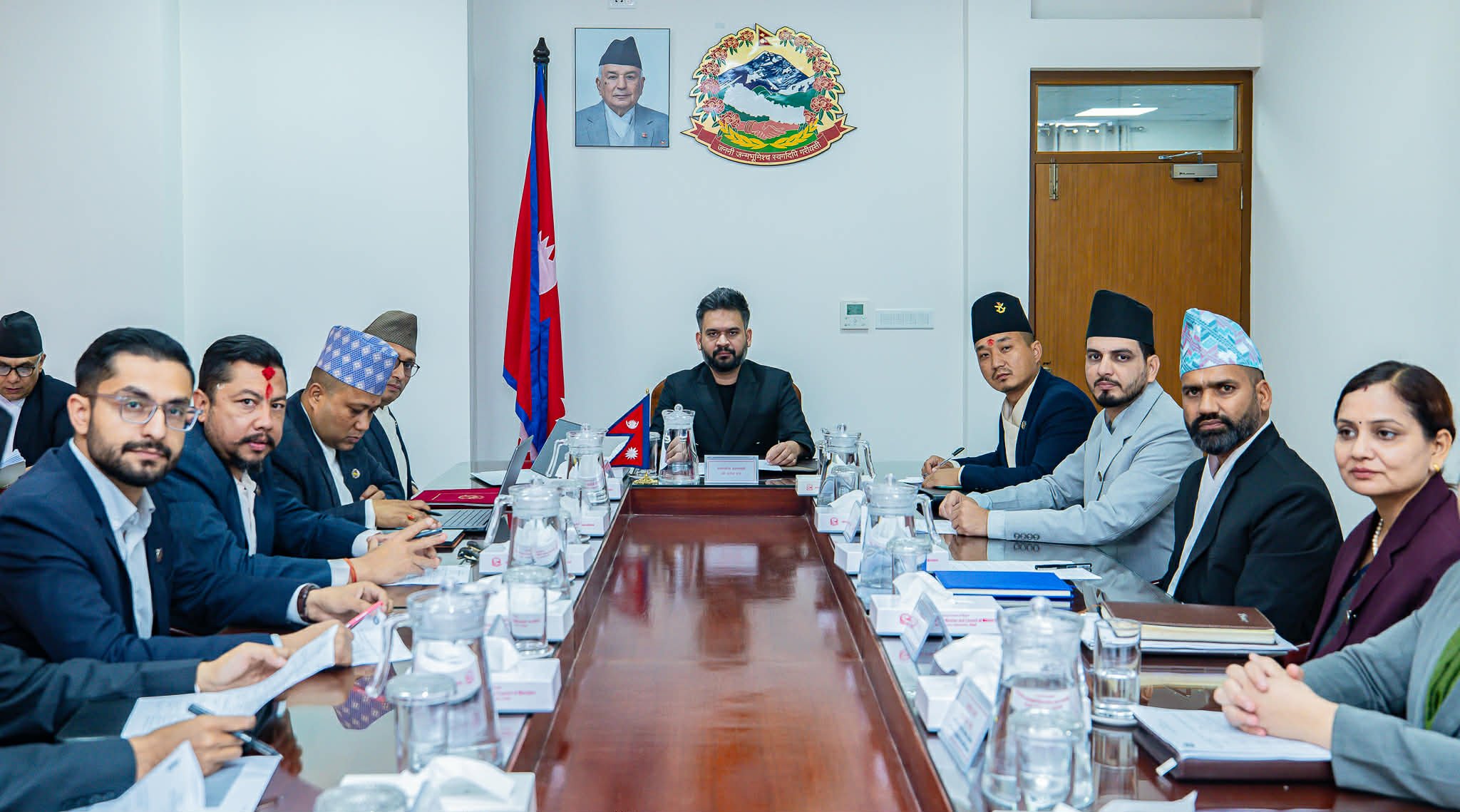 Two-day public holiday per week